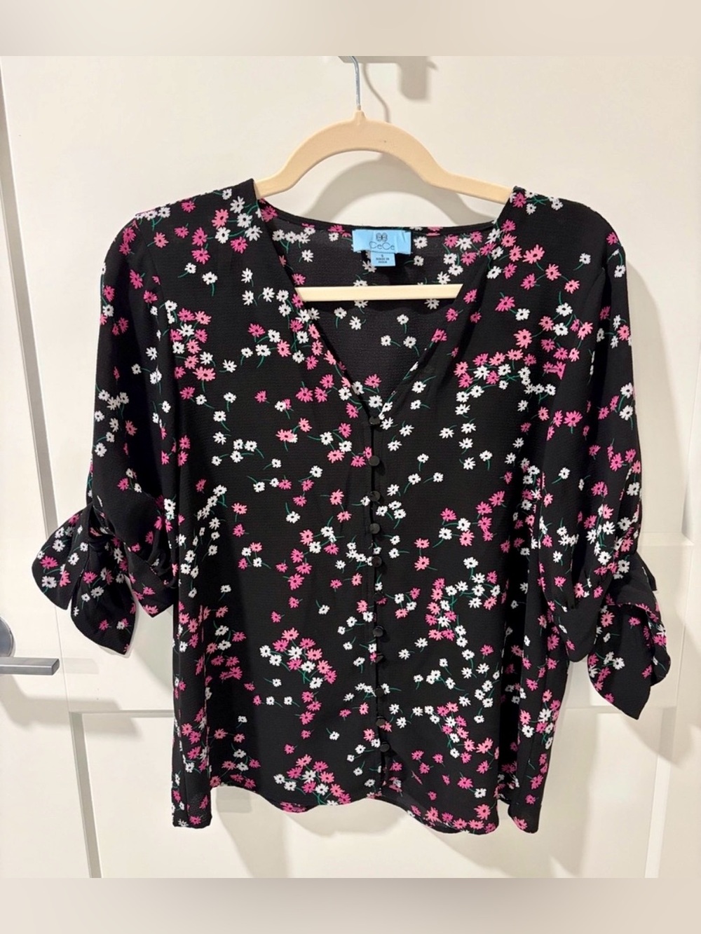 CeCe Black Floral Blouse with Pink and White Daisies - Like New!